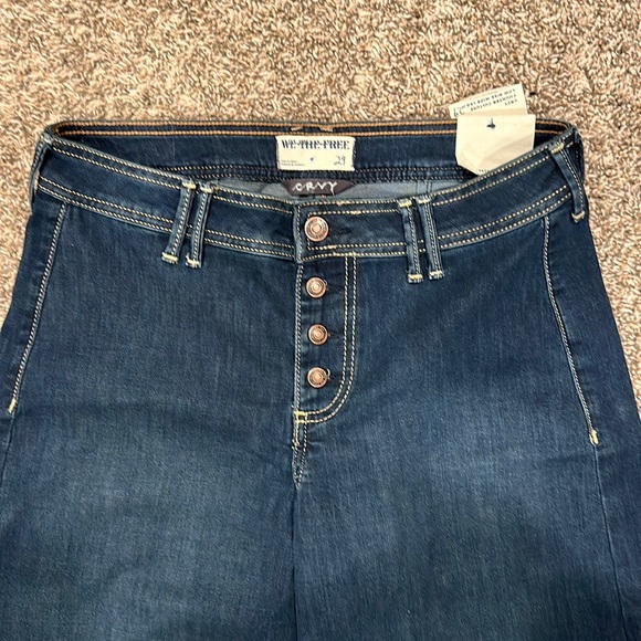 Free People We The Free Curvy Counter Culture Wide Leg Cropped Jeans - Picture 5 of 9